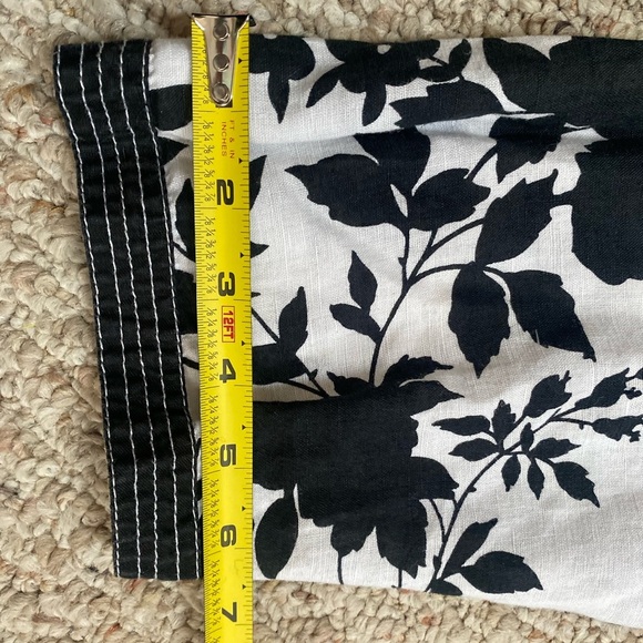 Lucy& Laurel  NWOT Black& White Floral Pattern Top Sz 1x - Picture 7 of 13